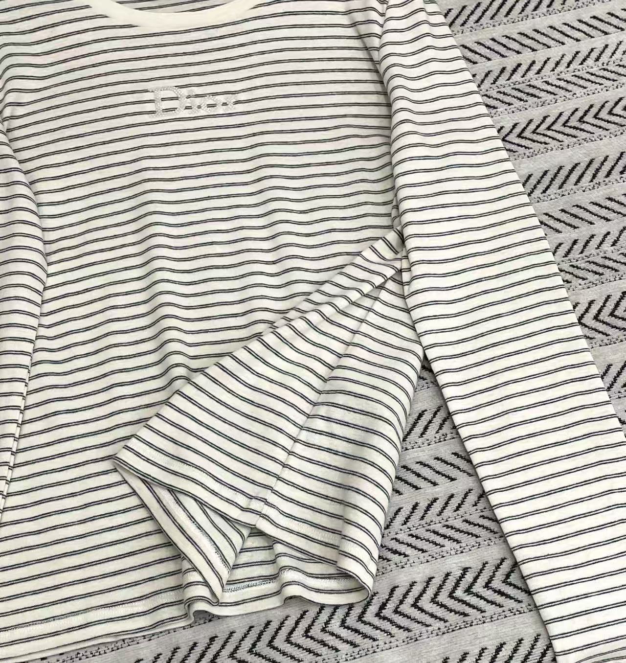 DI0Rストライプ柄レター長袖Tシャツ【50％割引+送料無料】