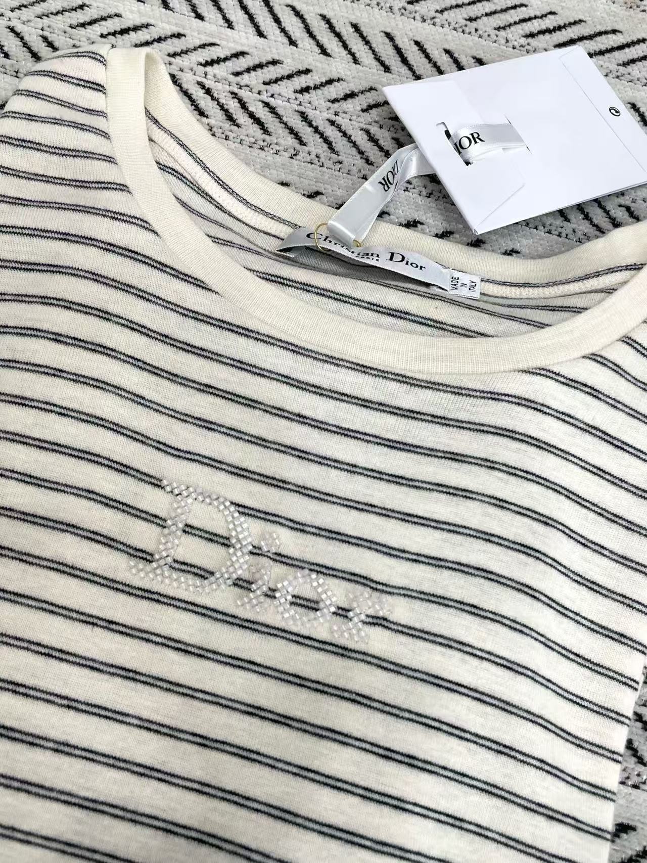 DI0Rストライプ柄レター長袖Tシャツ【50％割引+送料無料】