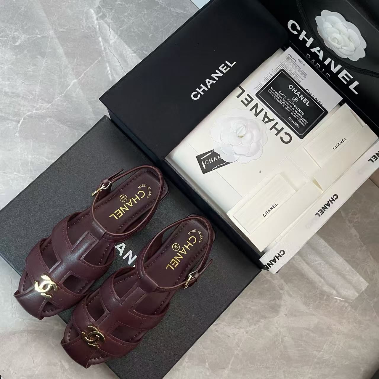CHANE1 高品質ダブルCラムスキンフラットサンダル【50％割引+送料無料】