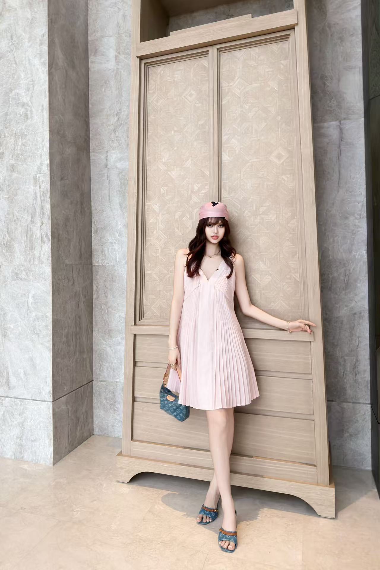LV ミニマリスト Vネックドレス【50％割引+送料無料】