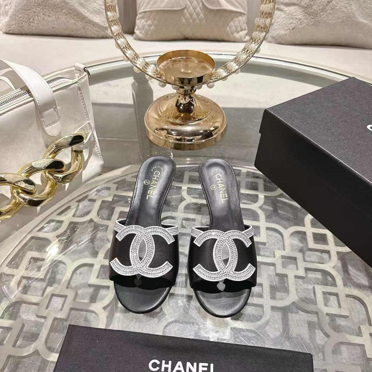 CHANE1 高品質ダブルC中空ローヒールシューズ【50％割引+送料無料】