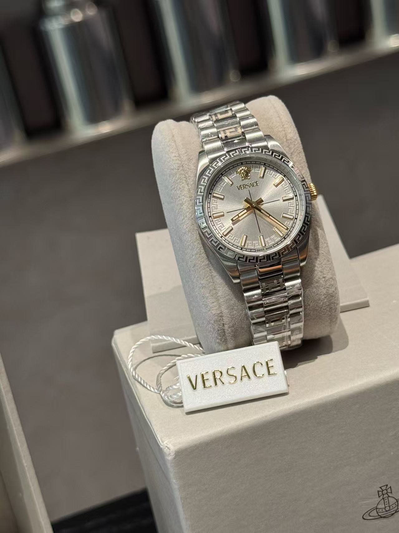 Versace MILLENYIUM LADYスチールバンドの腕時計【50％割引+送料無料】