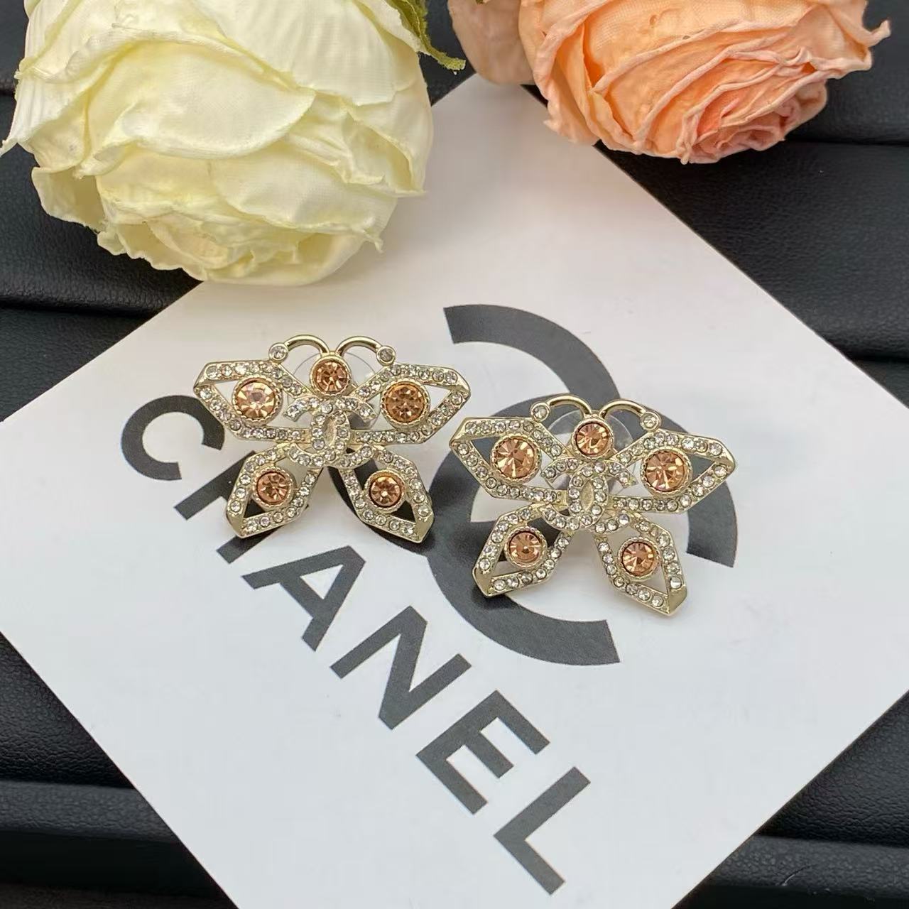 CHANE1 ダブルC ダイヤモンドスタッドピアス【50％割引+送料無料】