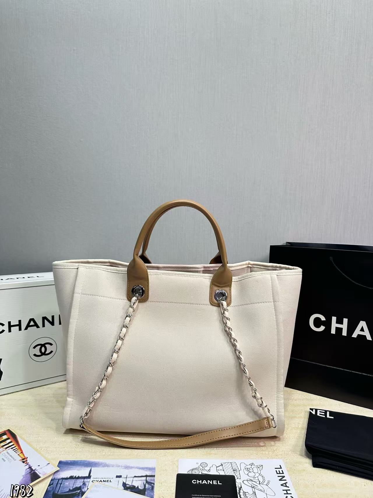 CHANE1チェーンストラップ・パール・ショッパーバッグ【50％割引+送料無料】