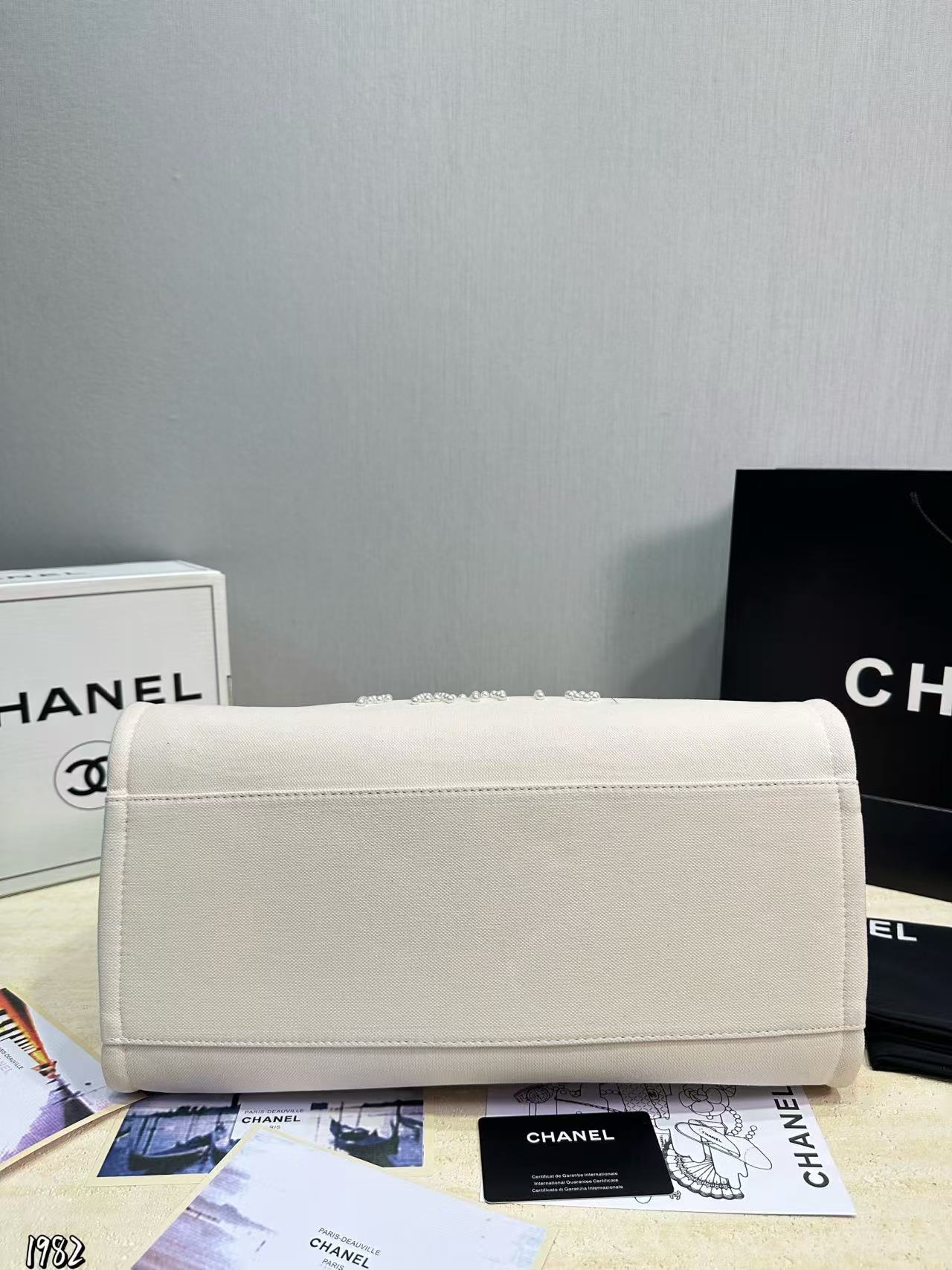 CHANE1チェーンストラップ・パール・ショッパーバッグ【50％割引+送料無料】