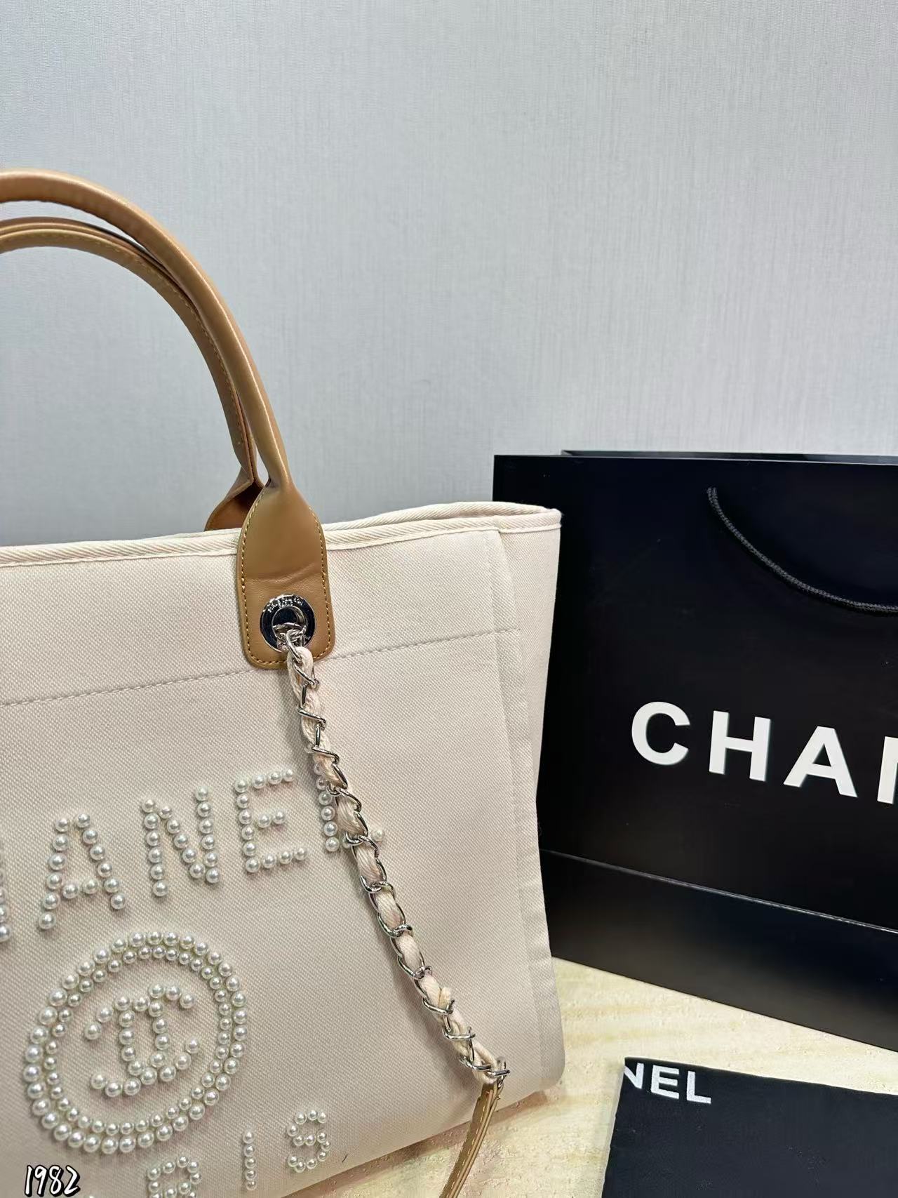CHANE1チェーンストラップ・パール・ショッパーバッグ【50％割引+送料無料】