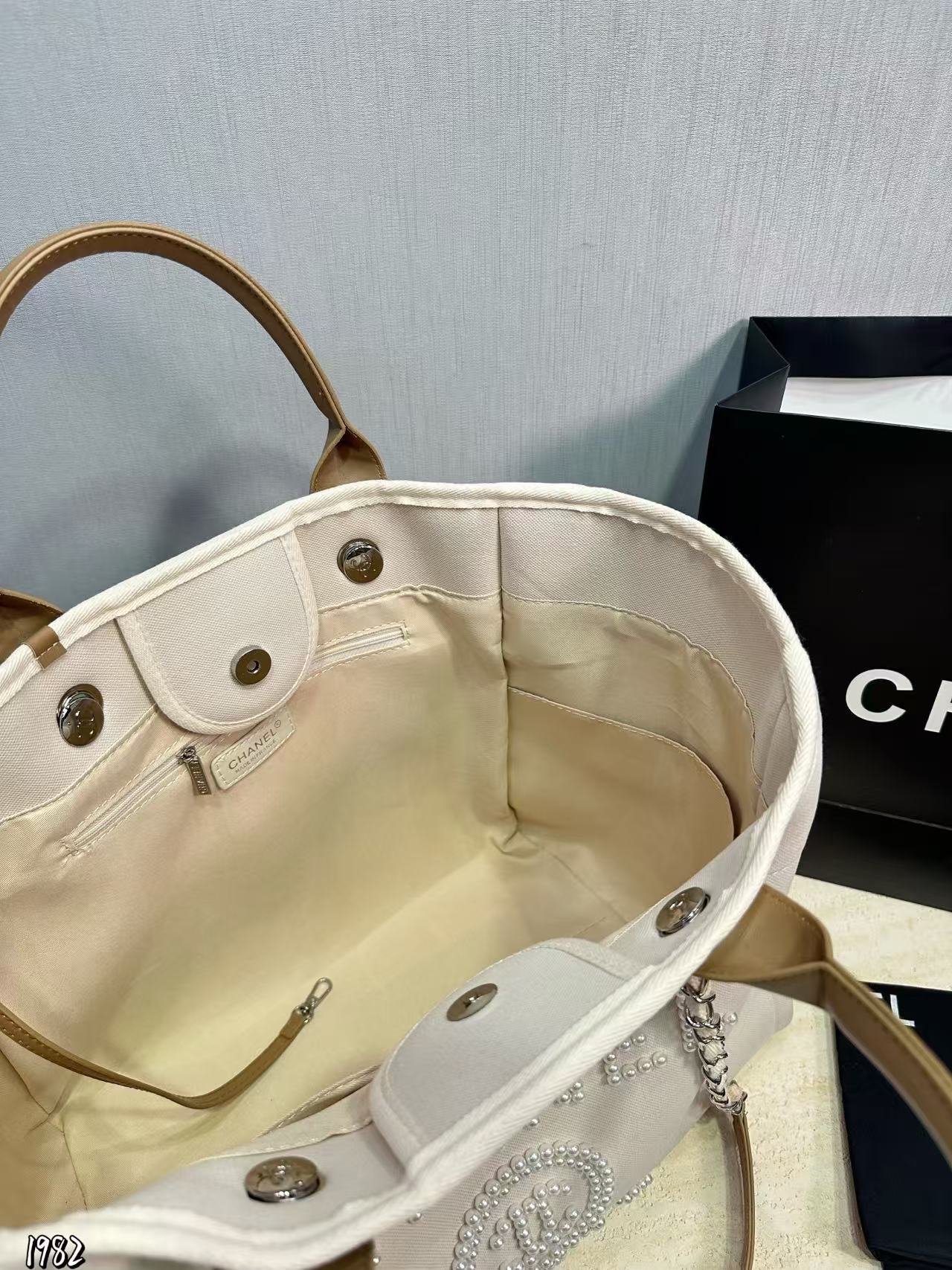CHANE1チェーンストラップ・パール・ショッパーバッグ【50％割引+送料無料】