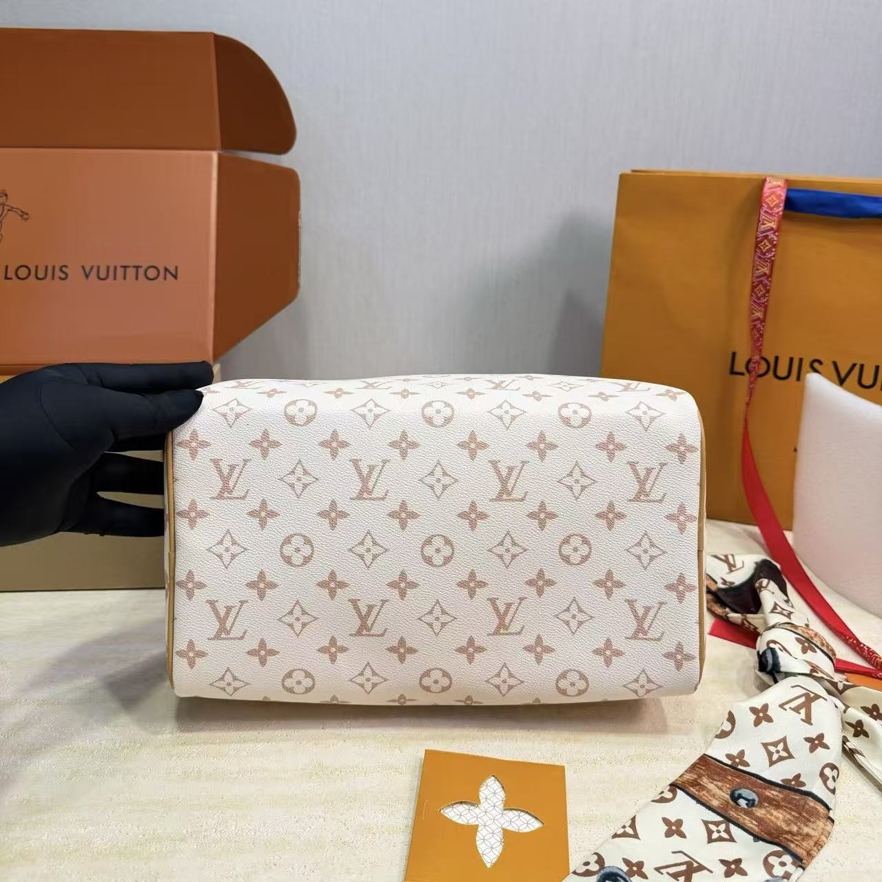 LV SoftSpeedyハンドバッグ【50％割引+送料無料】