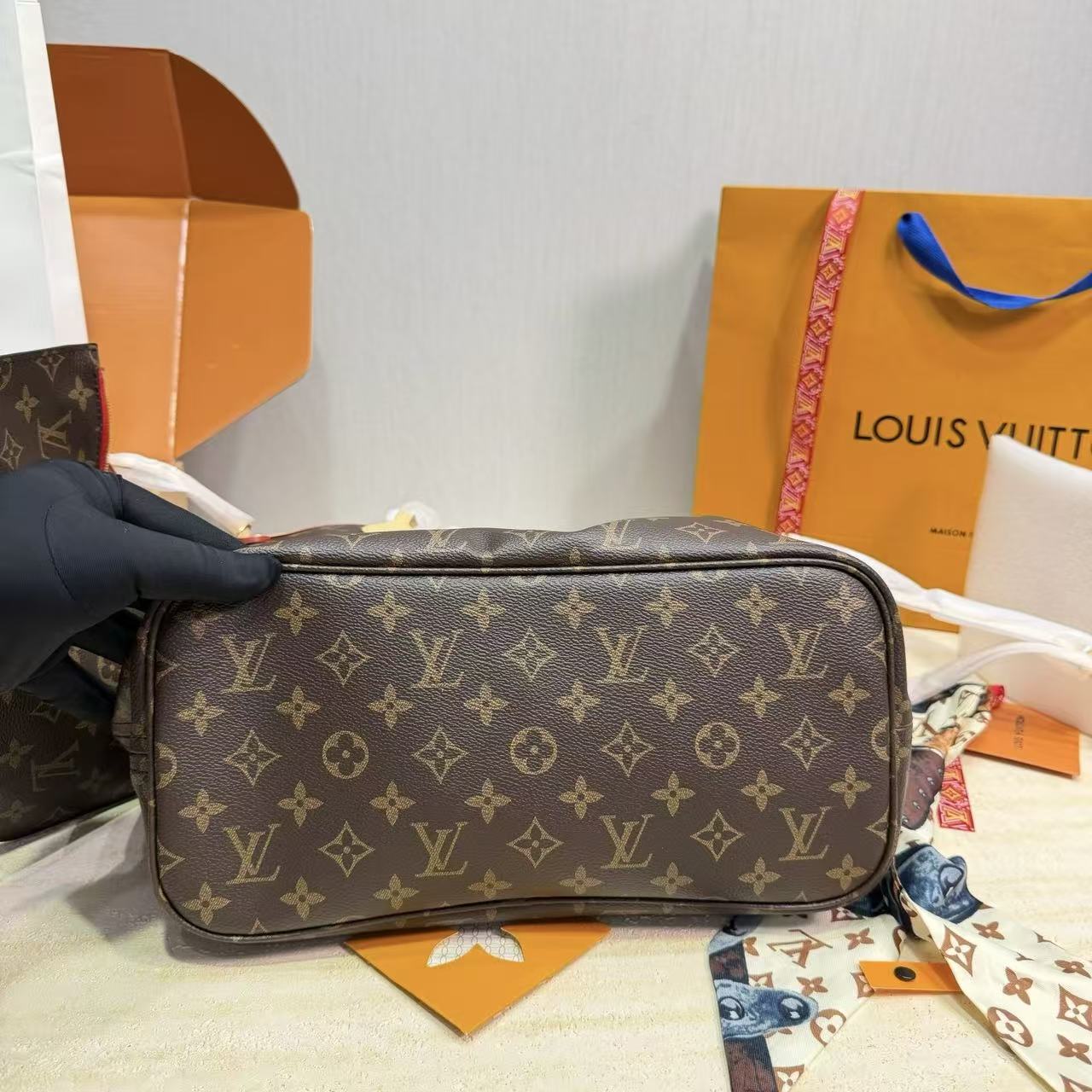 LV Neverfullショッピングバッグ【50％割引+送料無料】