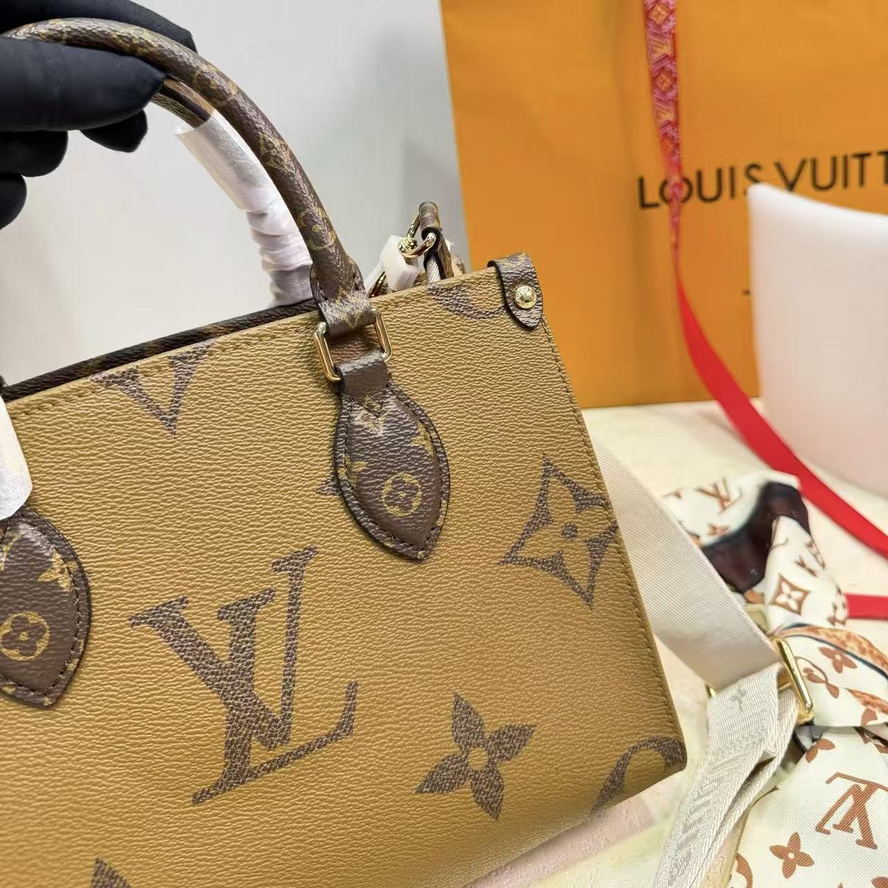 LV OnthegoAB ハンドバッグ【50％割引+送料無料】