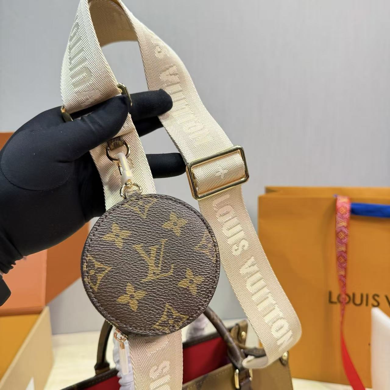 LV OnthegoAB ハンドバッグ【50％割引+送料無料】
