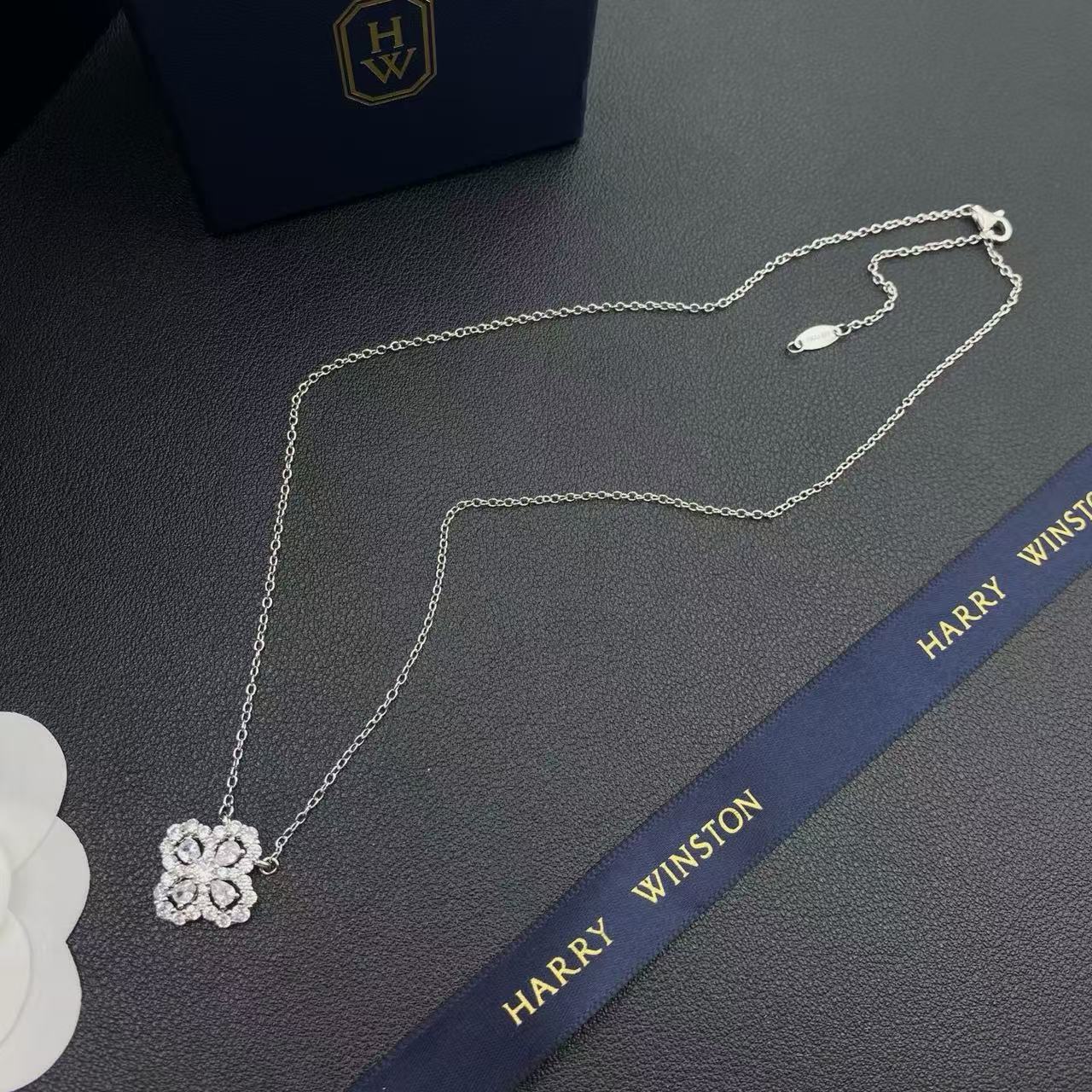 Harry Winst0n四つ葉のクローバーのダイヤモンドネックレス【50％割引+送料無料】
