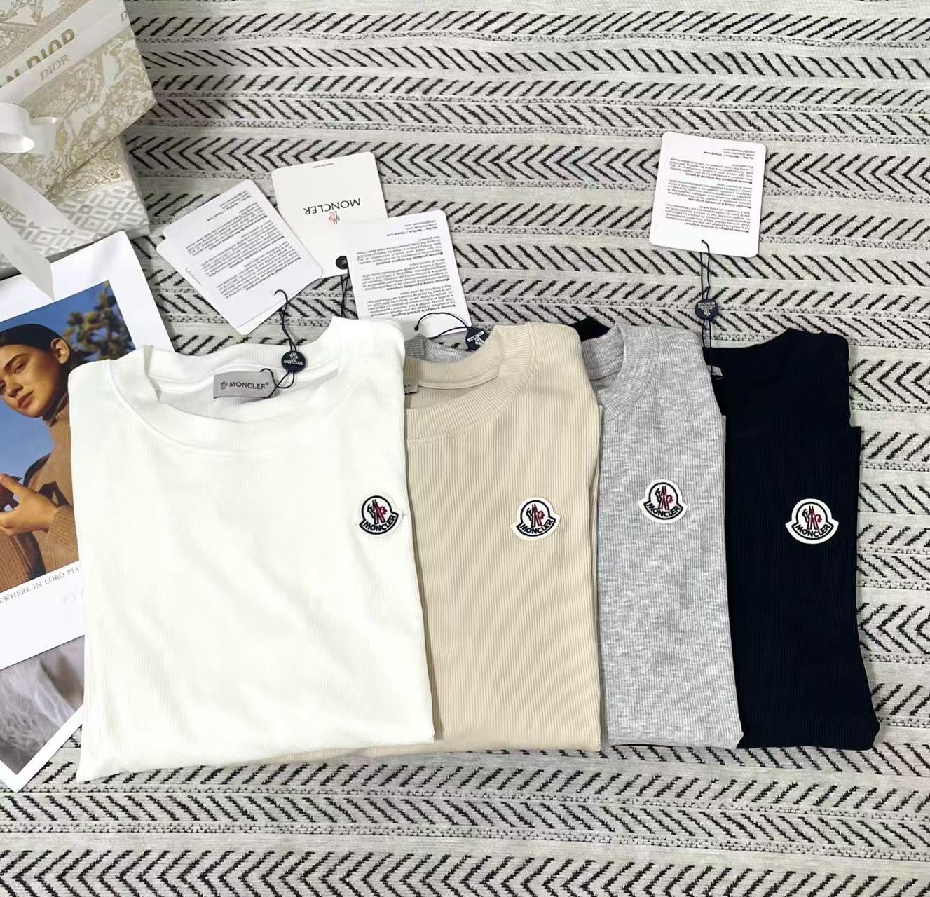 M0NECLER シンプルロゴ長袖Tシャツ【50％割引+送料無料】