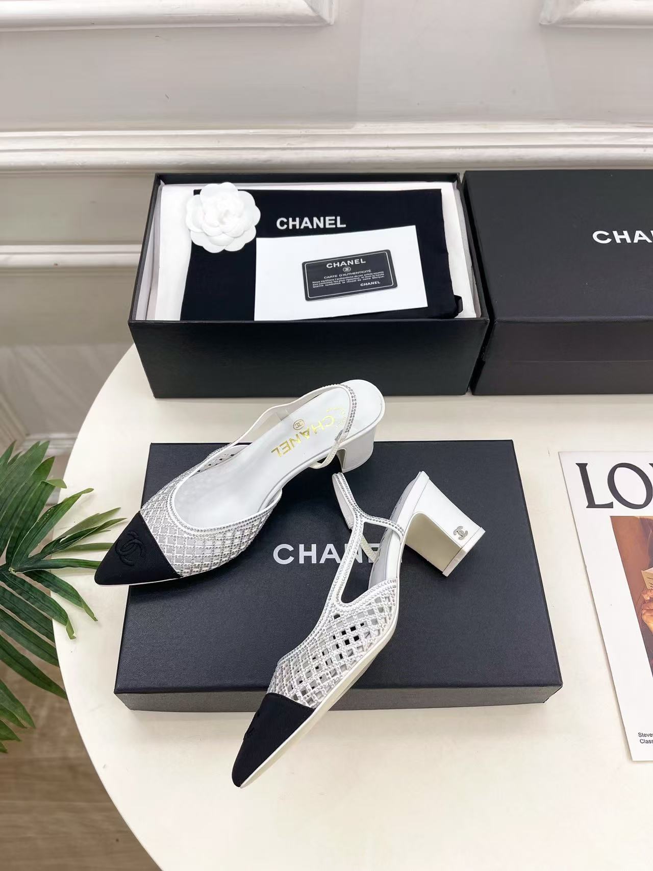 CHANE1 高品質ダブルCラインストーン中空ポインテッドトゥローヒール【50％割引+送料無料】