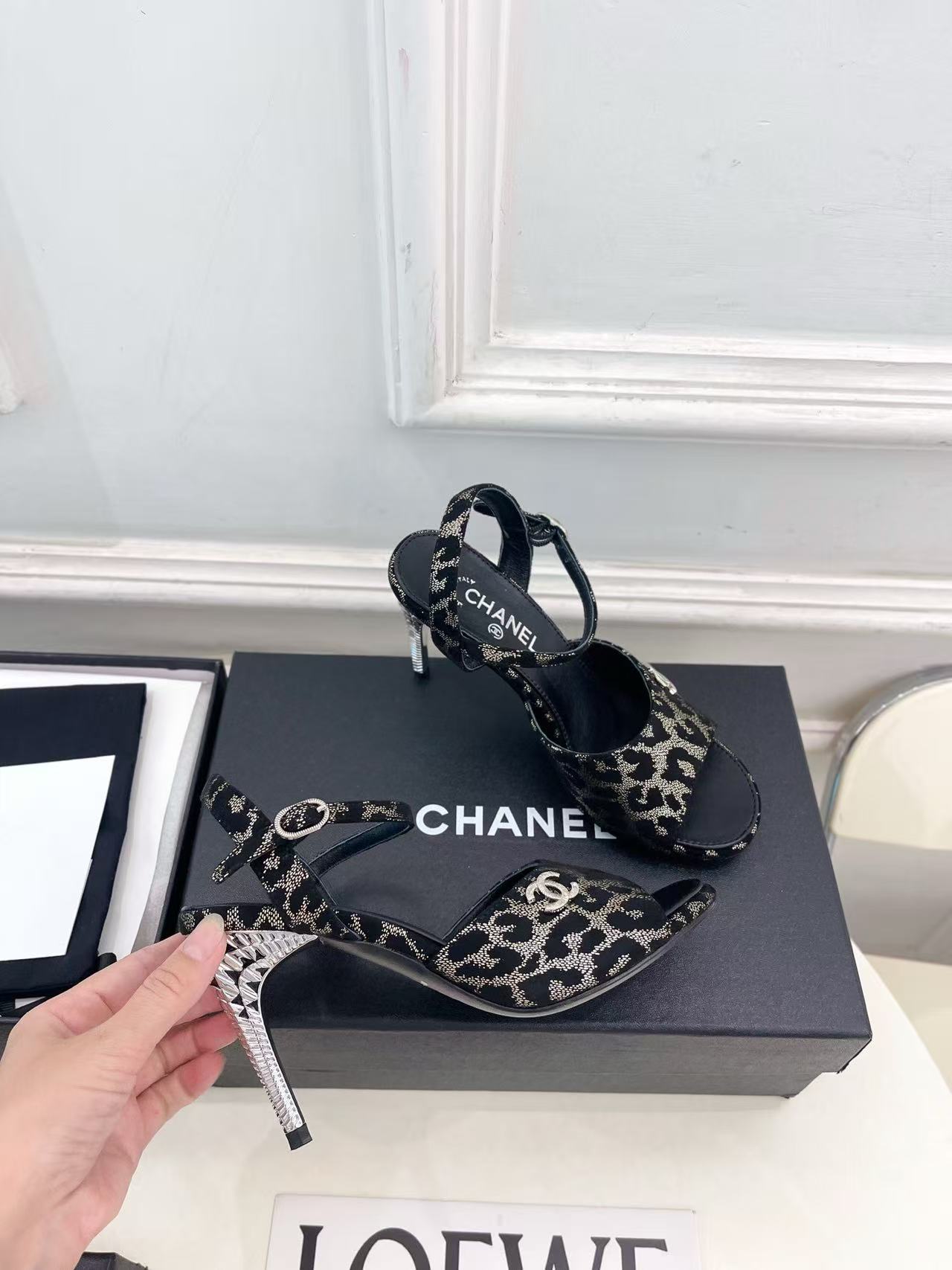 CHANE1 高品質ダブルCハイヒール【50％割引+送料無料】