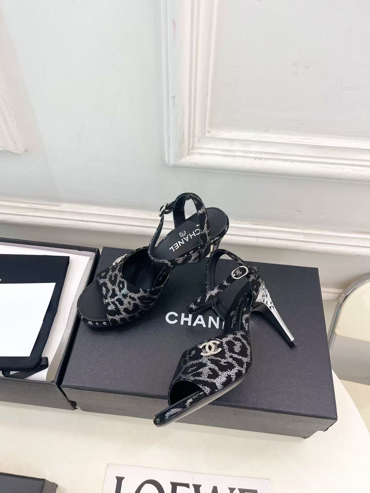 CHANE1 高品質ダブルCハイヒール【50％割引+送料無料】