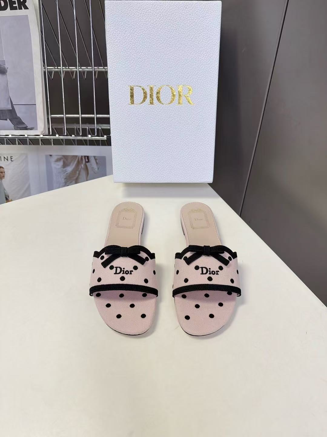 DI0R高品質な水玉模様のスリッパ【50％割引+送料無料】