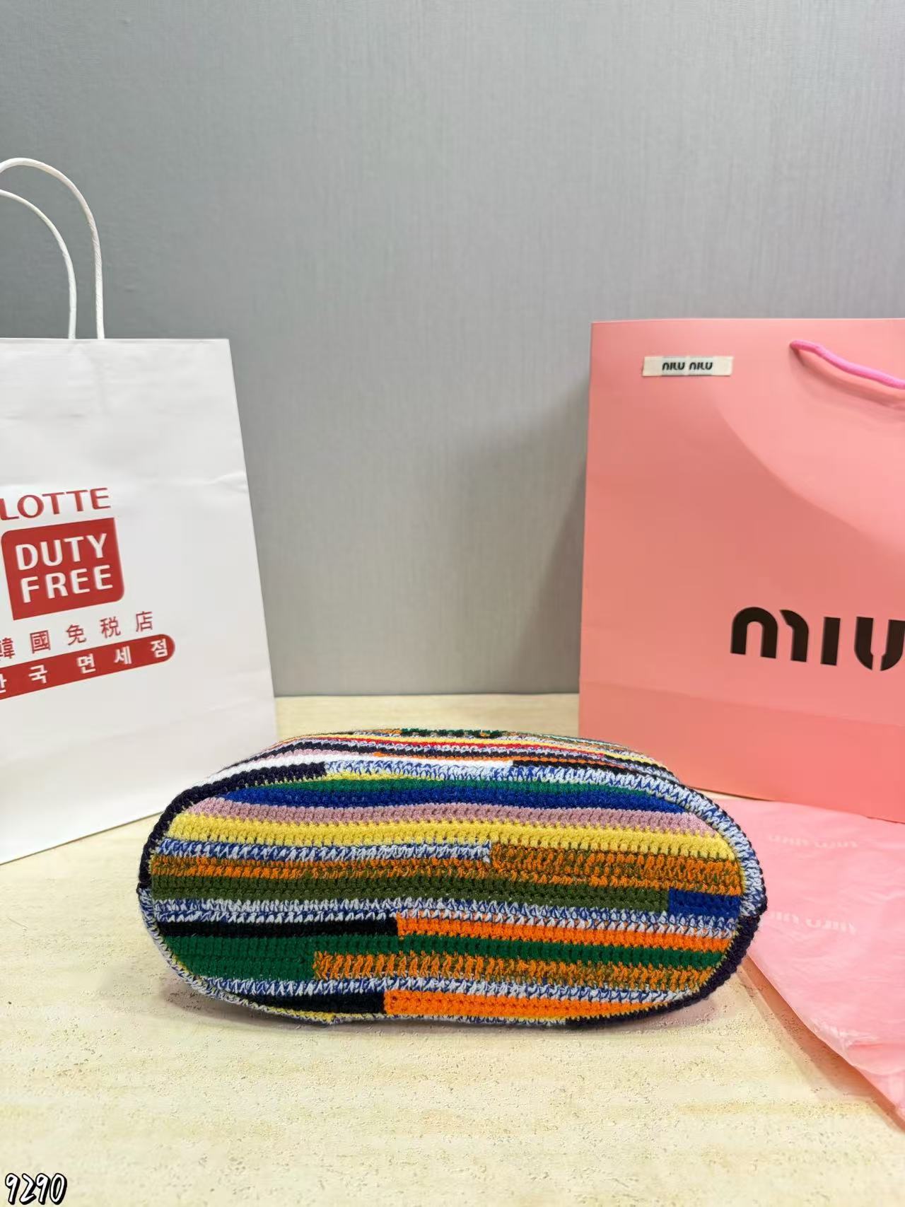 M1UM1U カラフルなストローハンドバッグ【50％割引+送料無料】