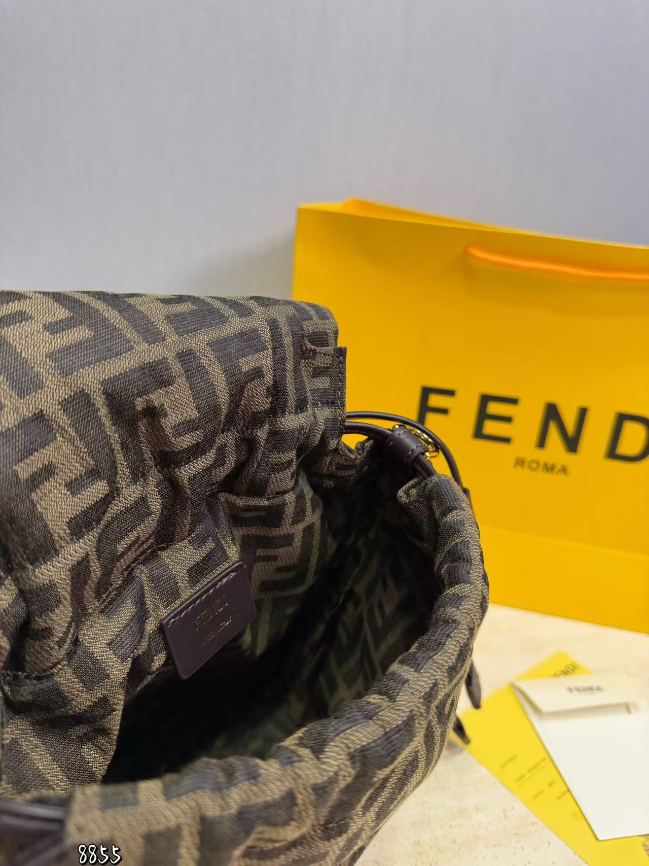 FEND1FF バックパック【50％割引+送料無料】