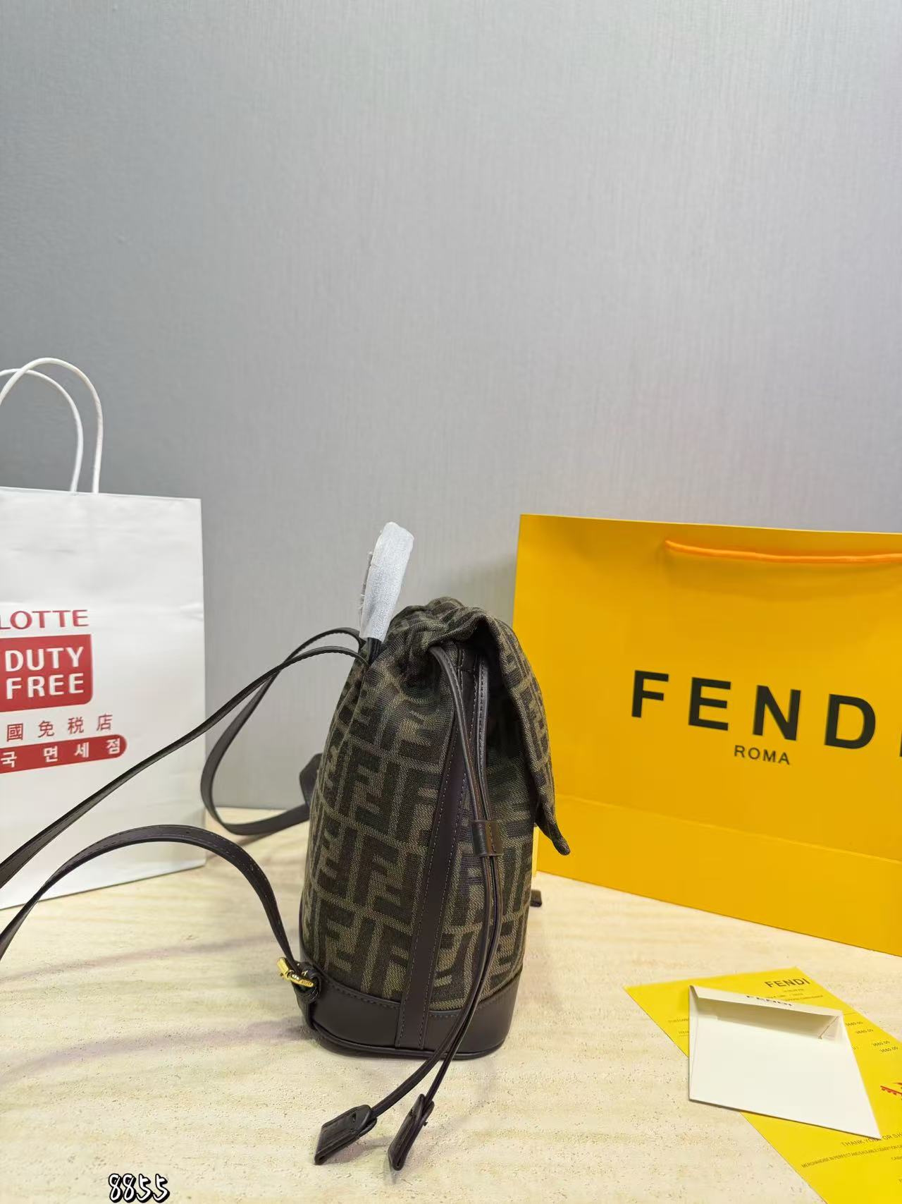 FEND1FF バックパック【50％割引+送料無料】