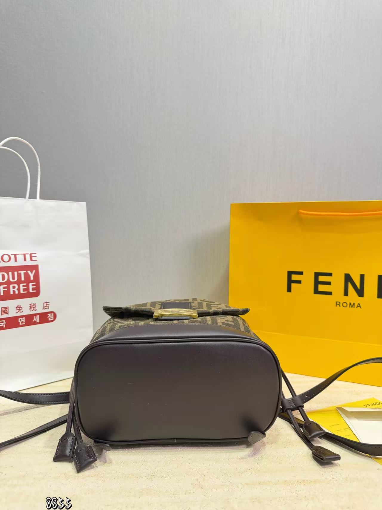 FEND1FF バックパック【50％割引+送料無料】