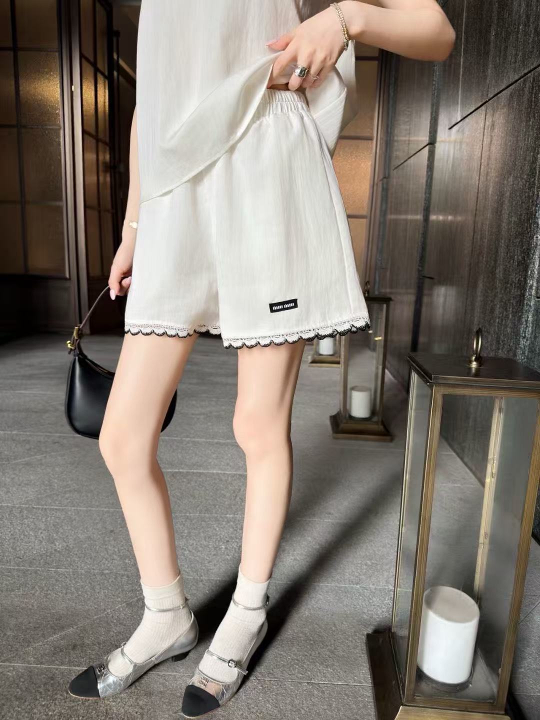 M1UM1U レタータンクトップ＋ショートパンツ ツーピースセット【50％割引+送料無料】