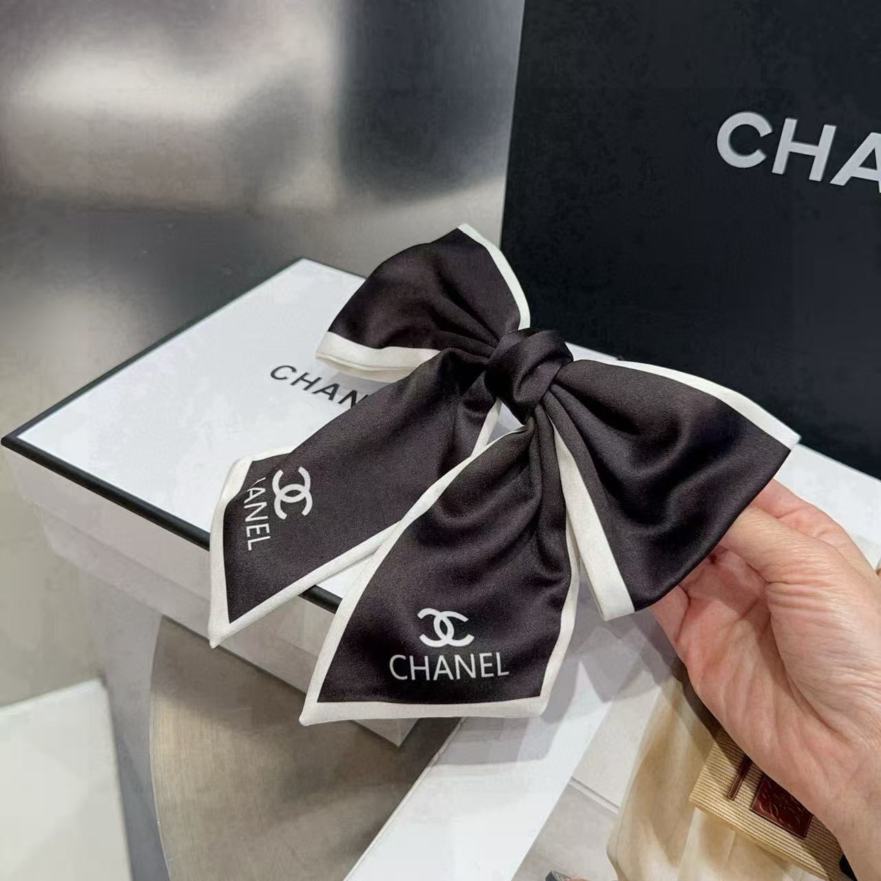 CHANE1ダブルCロゴ ヘアクリップ【50％割引+送料無料】