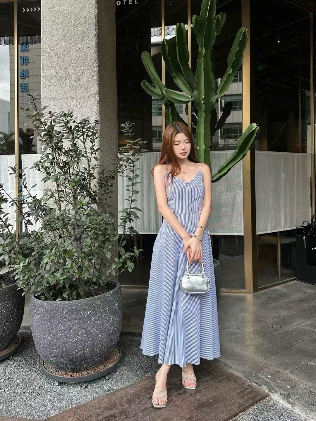 YSL刺繍ロゴ入りストライプスリップドレス【50％割引+送料無料】