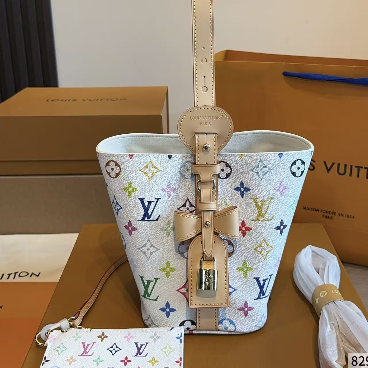 LV all inbbバケットバッグ【50％割引+送料無料】