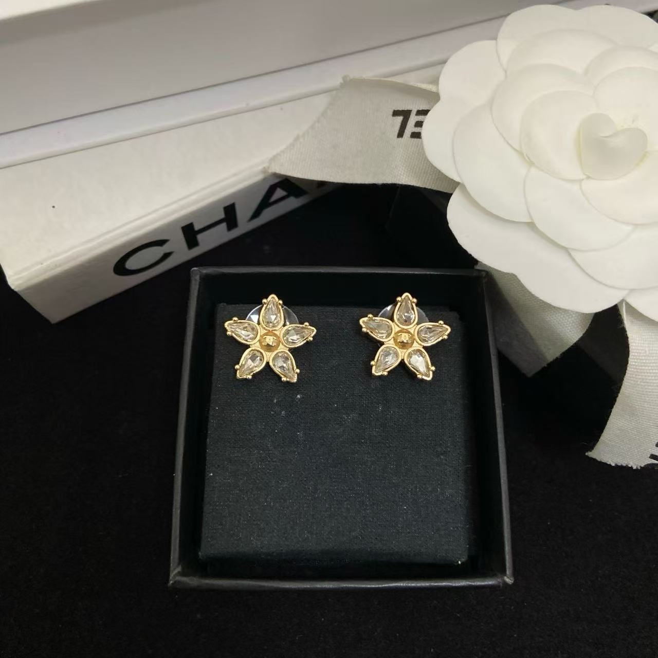 CHANE1 ダブルC ダイヤモンドスタッドピアス【50％割引+送料無料】
