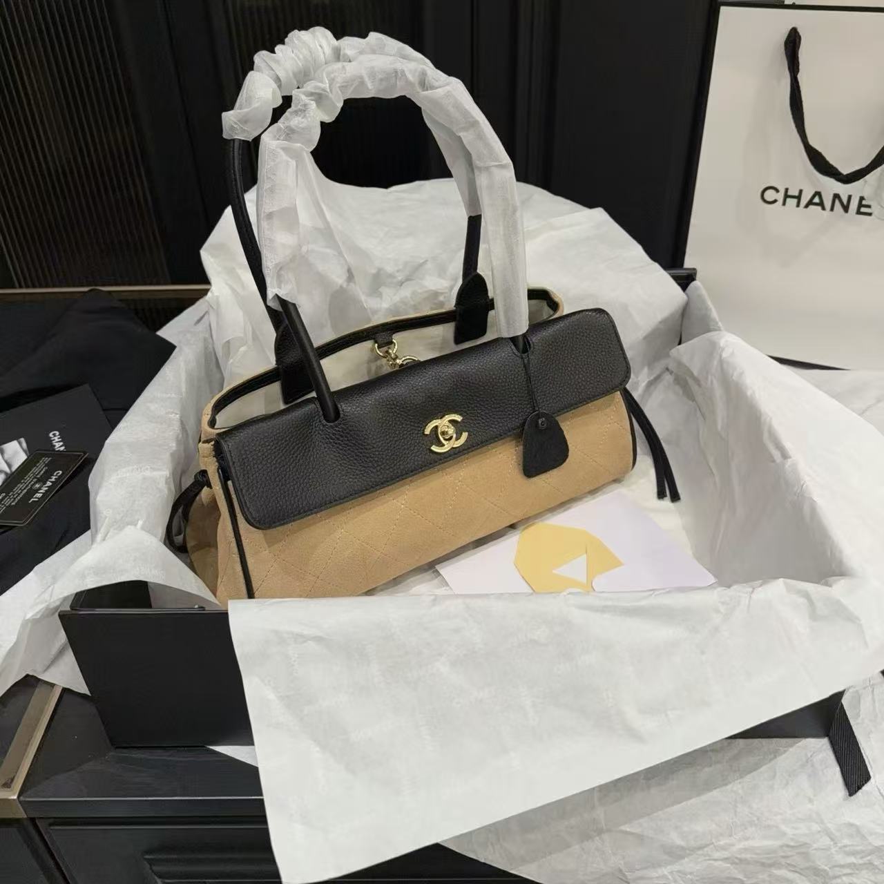 CHANE1 ツートーン鹿革ダブルCハンドバッグ【50％割引+送料無料】