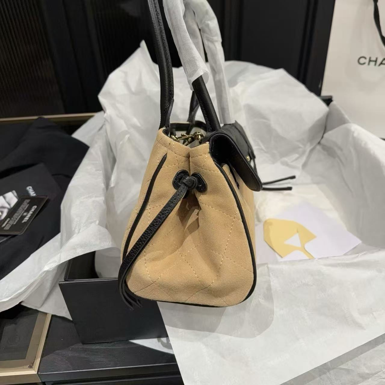 CHANE1 ツートーン鹿革ダブルCハンドバッグ【50％割引+送料無料】