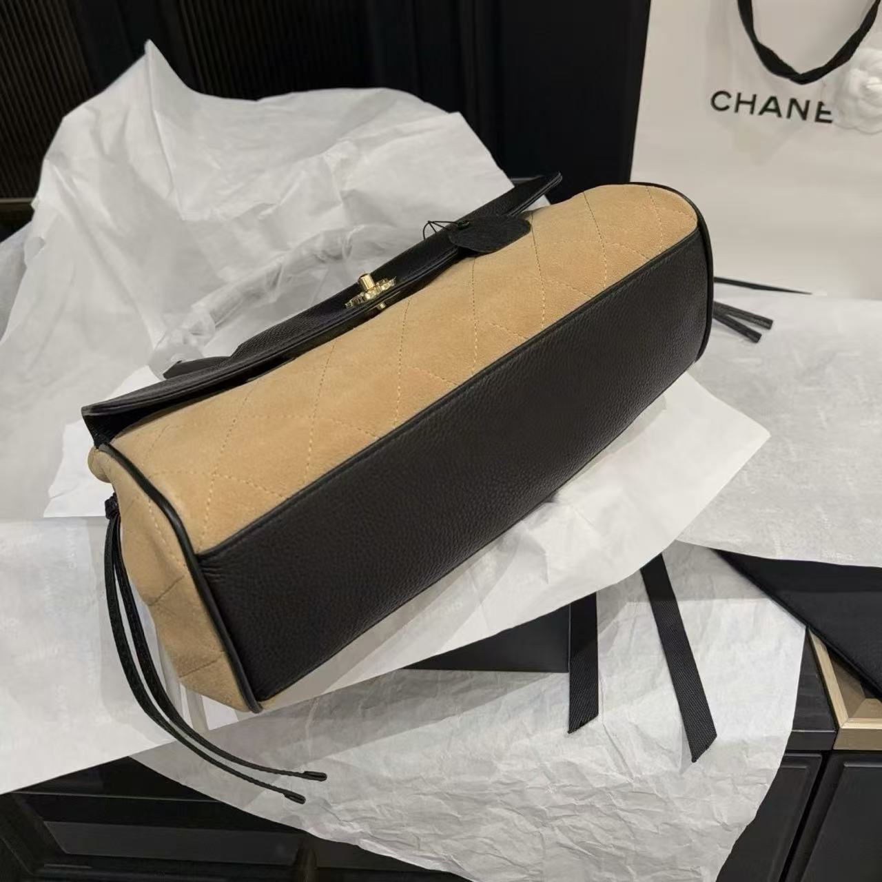 CHANE1 ツートーン鹿革ダブルCハンドバッグ【50％割引+送料無料】