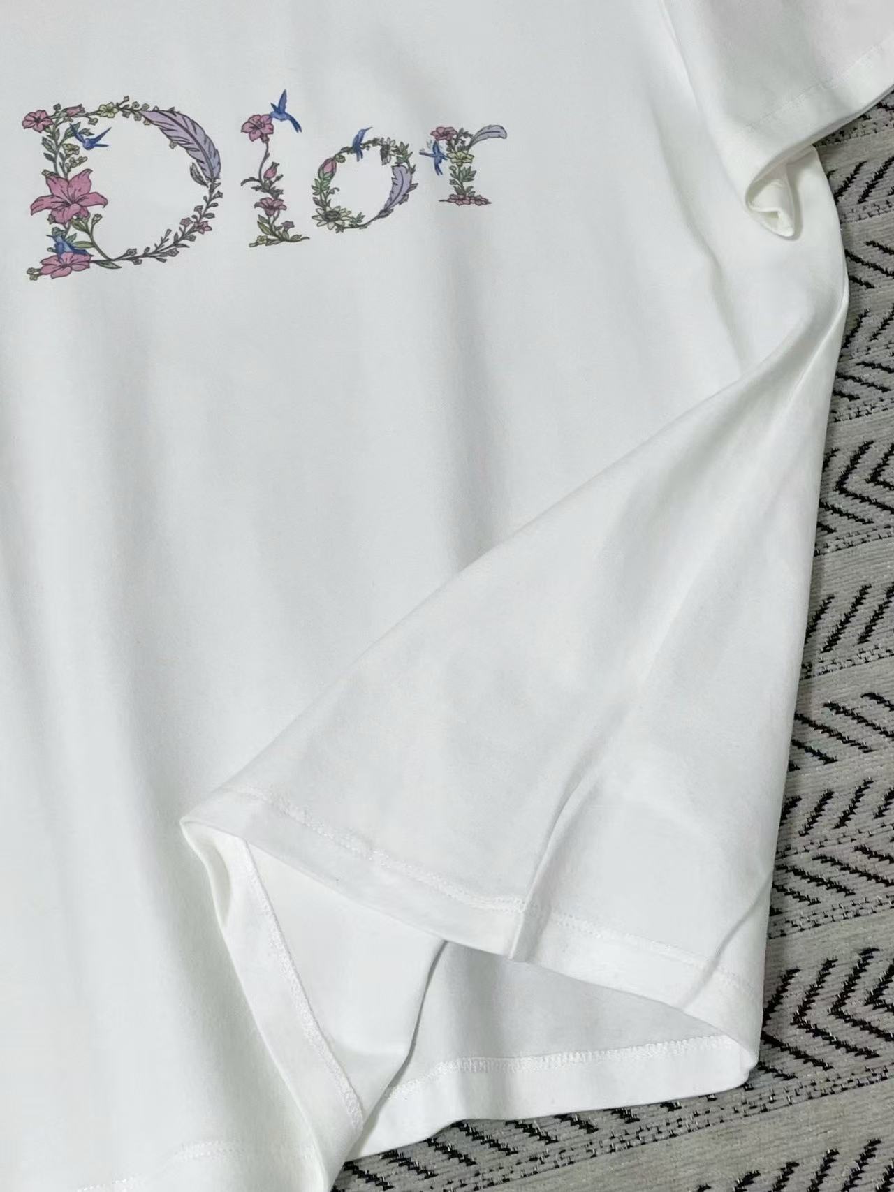 DI0RレタープリントTシャツ【50％割引+送料無料】