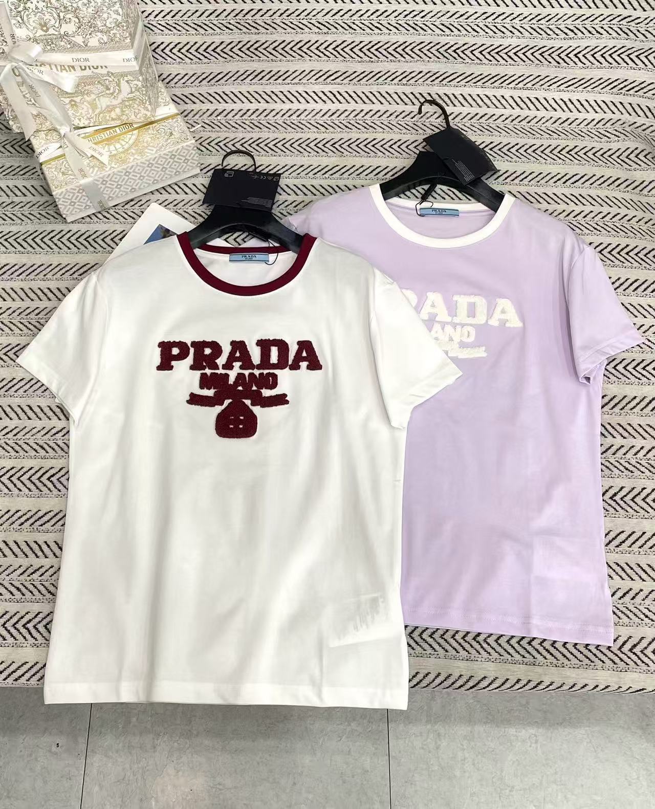PR4DA 刺繍入りレターTシャツ【50％割引+送料無料】