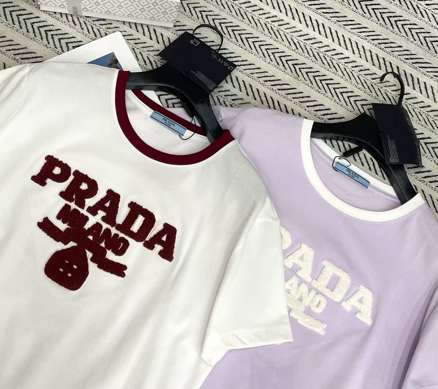 PR4DA 刺繍入りレターTシャツ【50％割引+送料無料】