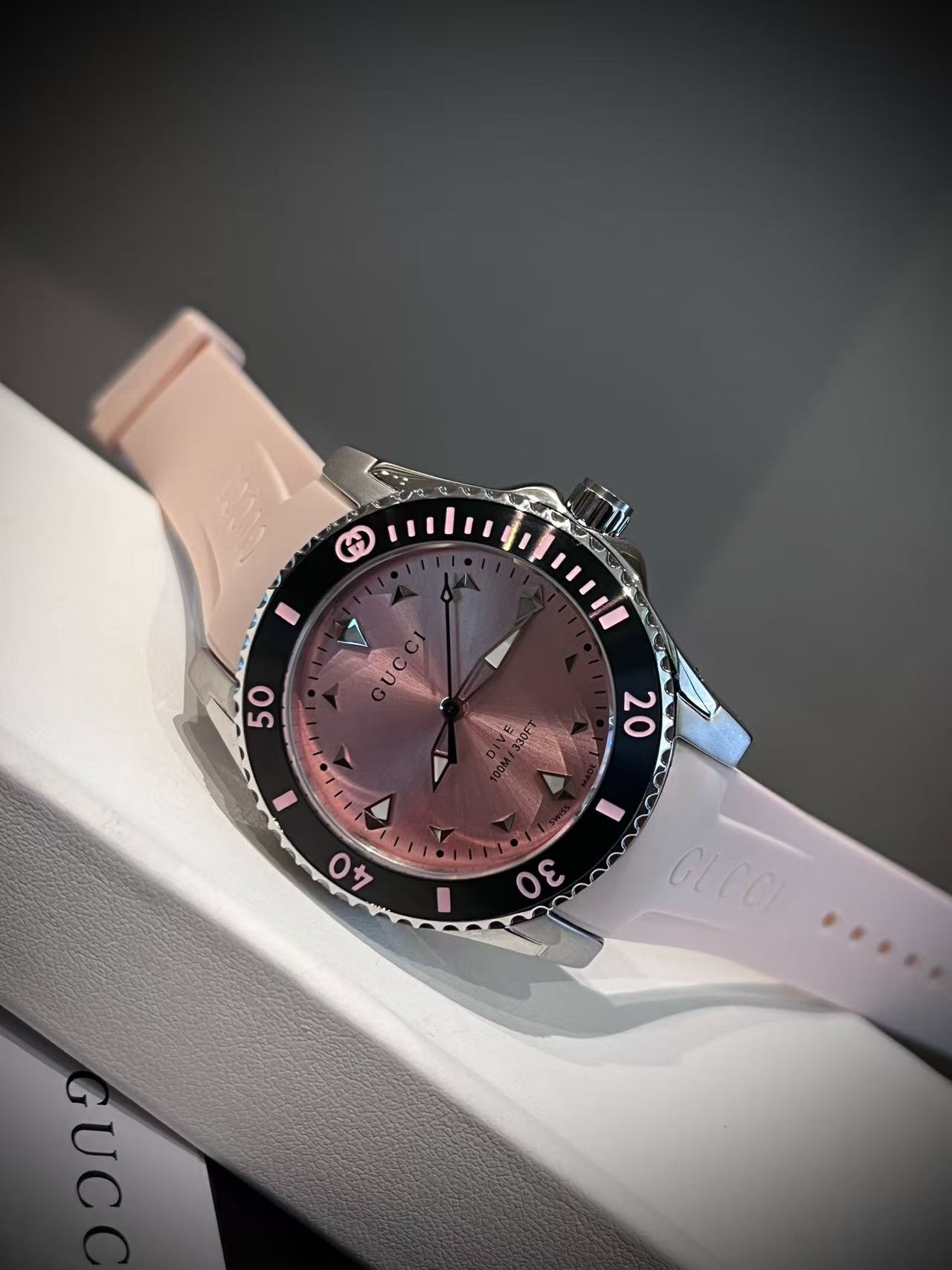 GUCC1 Diveレディース腕時計【50％割引+送料無料】