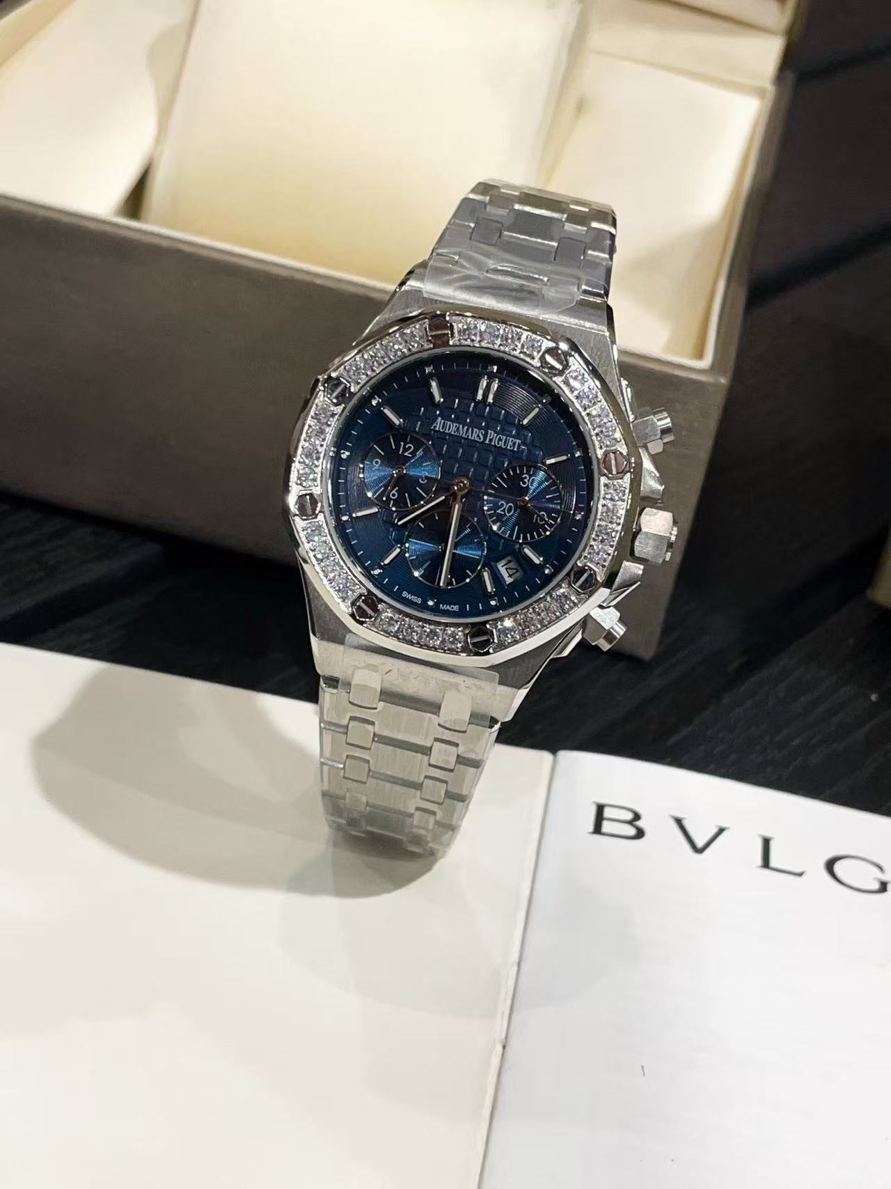 Audemarsp1gueダイヤモンドがあしらわれたスチール製ストラップのレディース腕時計【50％割引+送料無料】