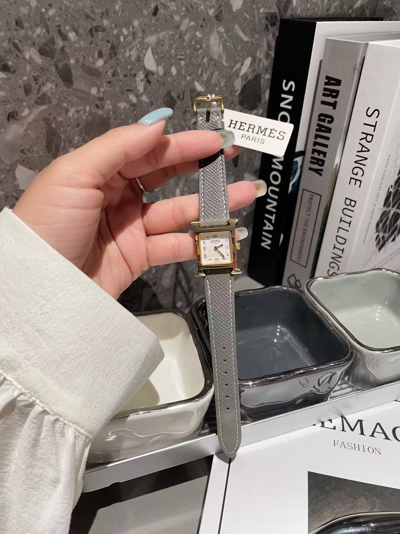 HERME5Hレザーストラップ レディース腕時計【50％割引+送料無料】