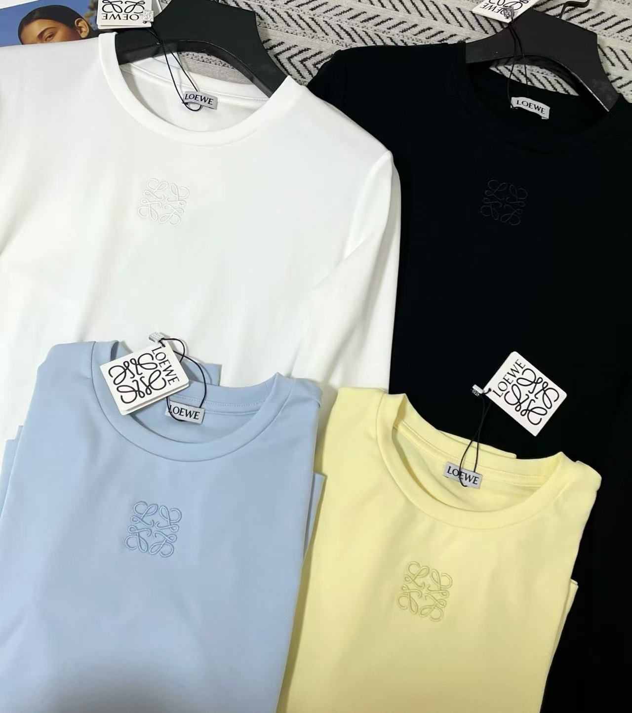 L0WEW 刺繍ロゴ入り長袖Tシャツ【50％割引+送料無料】