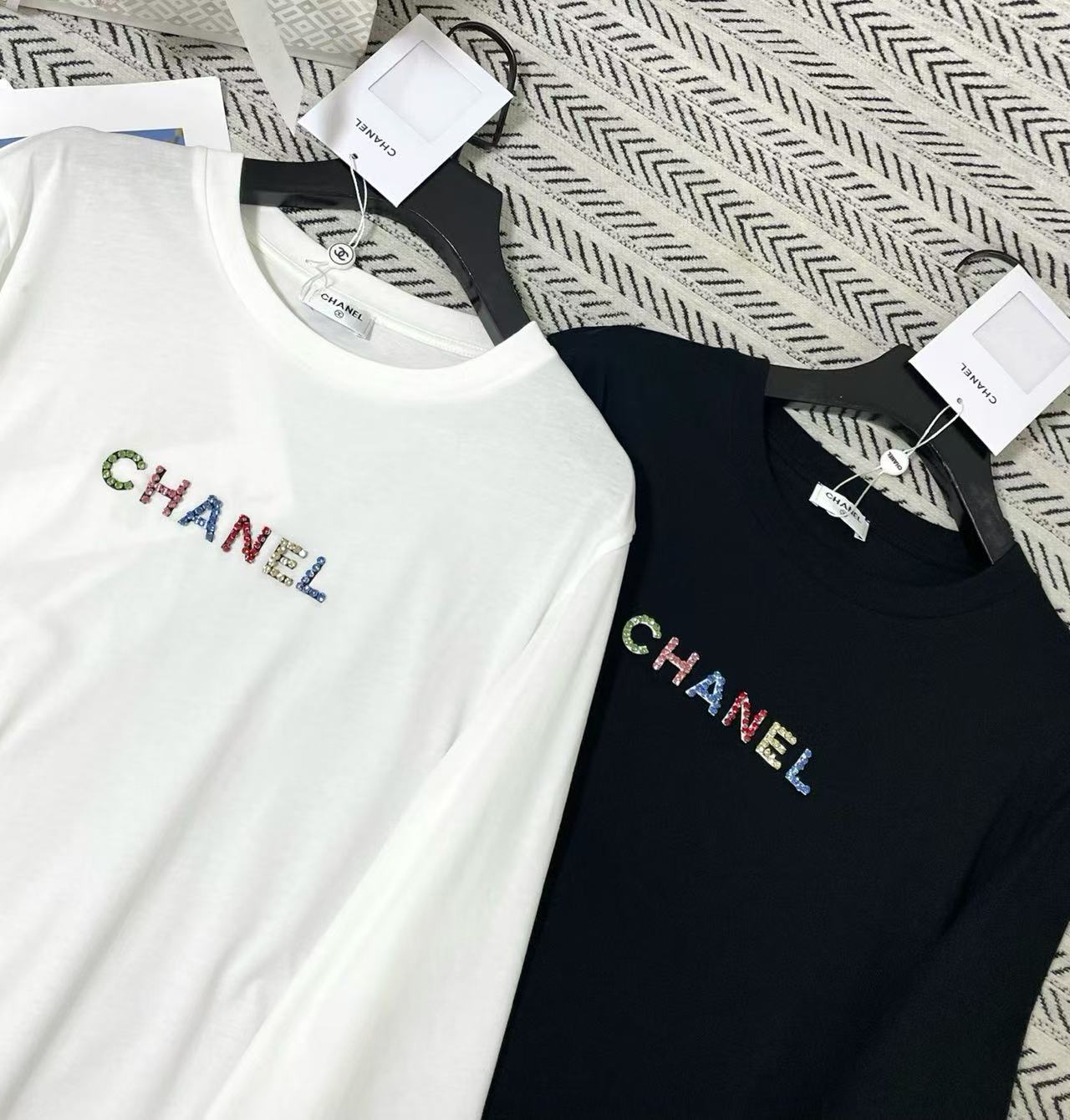 CHANE1 カラフルレター 長袖Tシャツ【50％割引+送料無料】