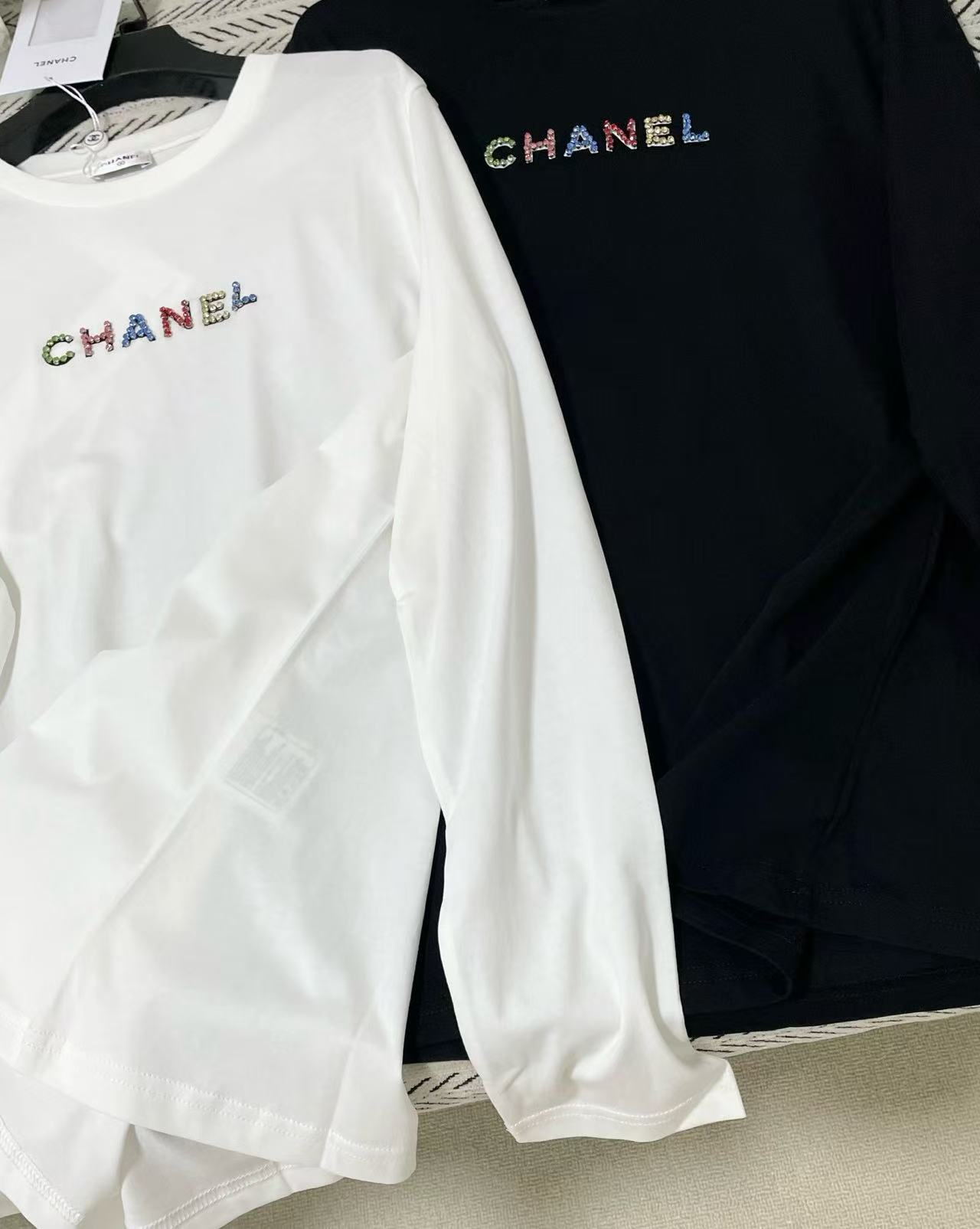 CHANE1 カラフルレター 長袖Tシャツ【50％割引+送料無料】