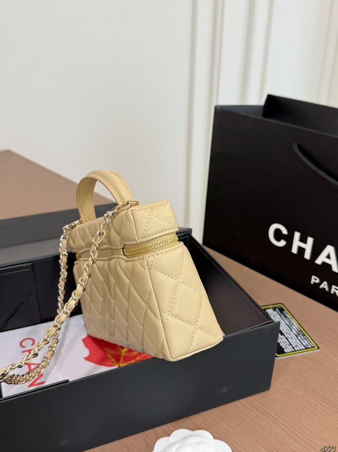 CHANE1 チェーンハンドバッグ【50％割引+送料無料】