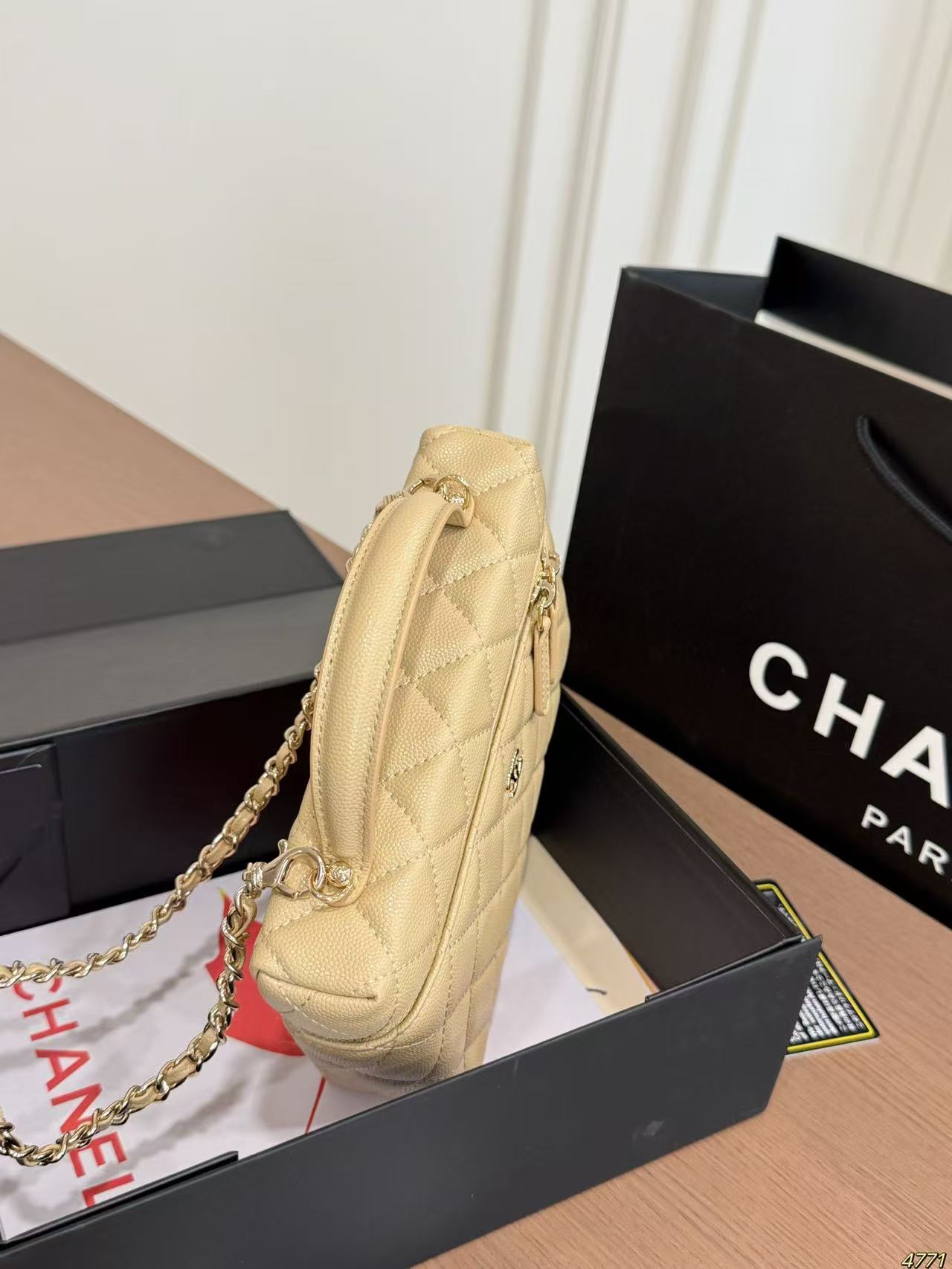 CHANE1 チェーンハンドバッグ【50％割引+送料無料】