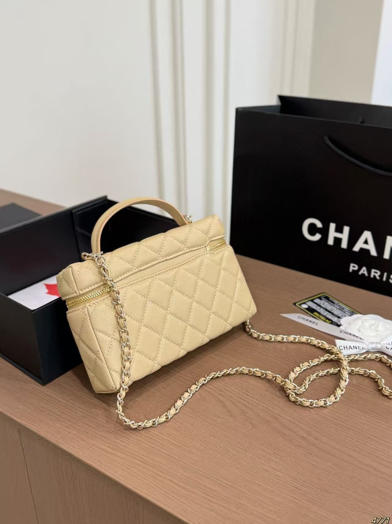 CHANE1 チェーンハンドバッグ【50％割引+送料無料】