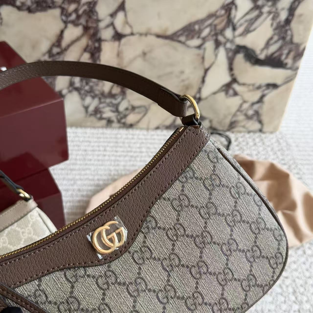 GUCCI ジャカード アンダーアームバッグ【 50％割引+送料無料】
