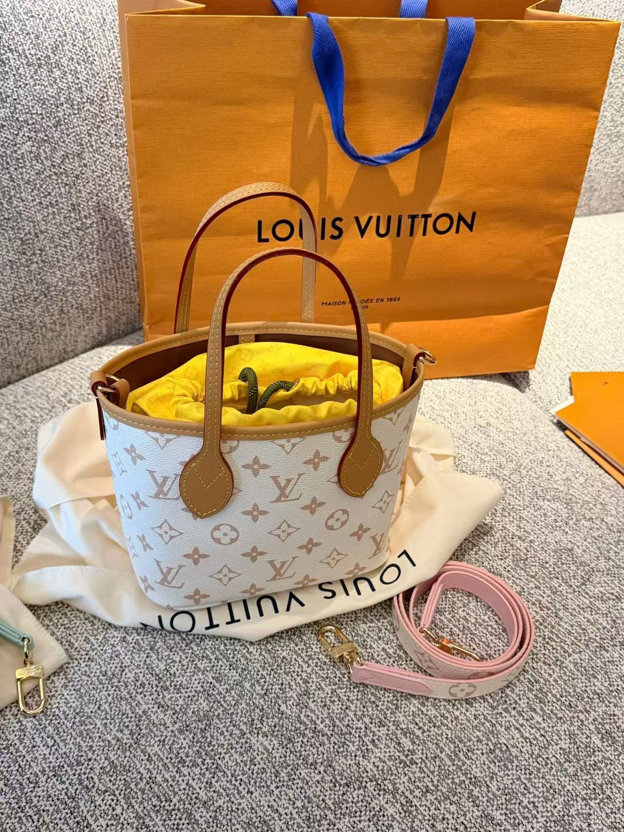 LV Neverfull BBハンドバッグ【 50％割引+送料無料】