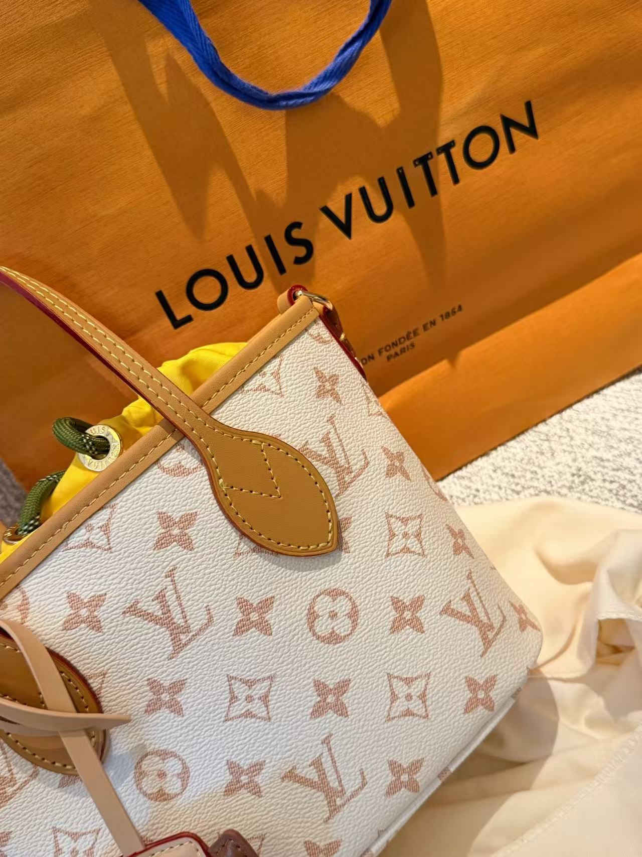 LV Neverfull BBハンドバッグ【 50％割引+送料無料】