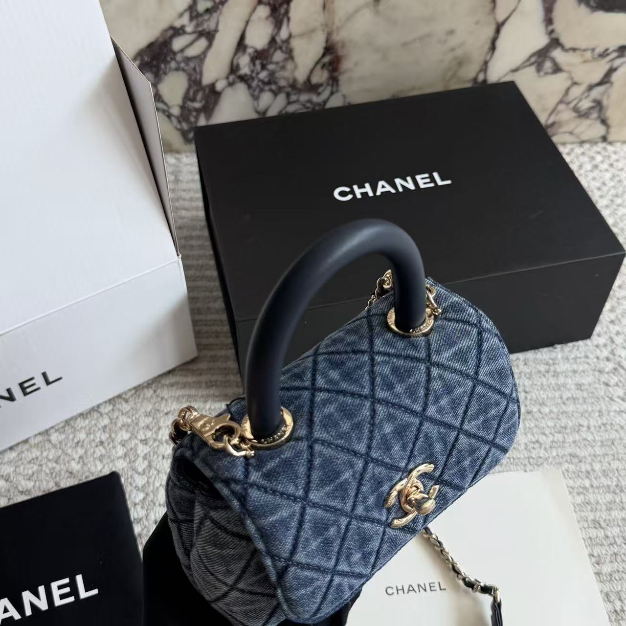 CHANE1 coco handleデニムハンドバッグ【50％割引+送料無料】