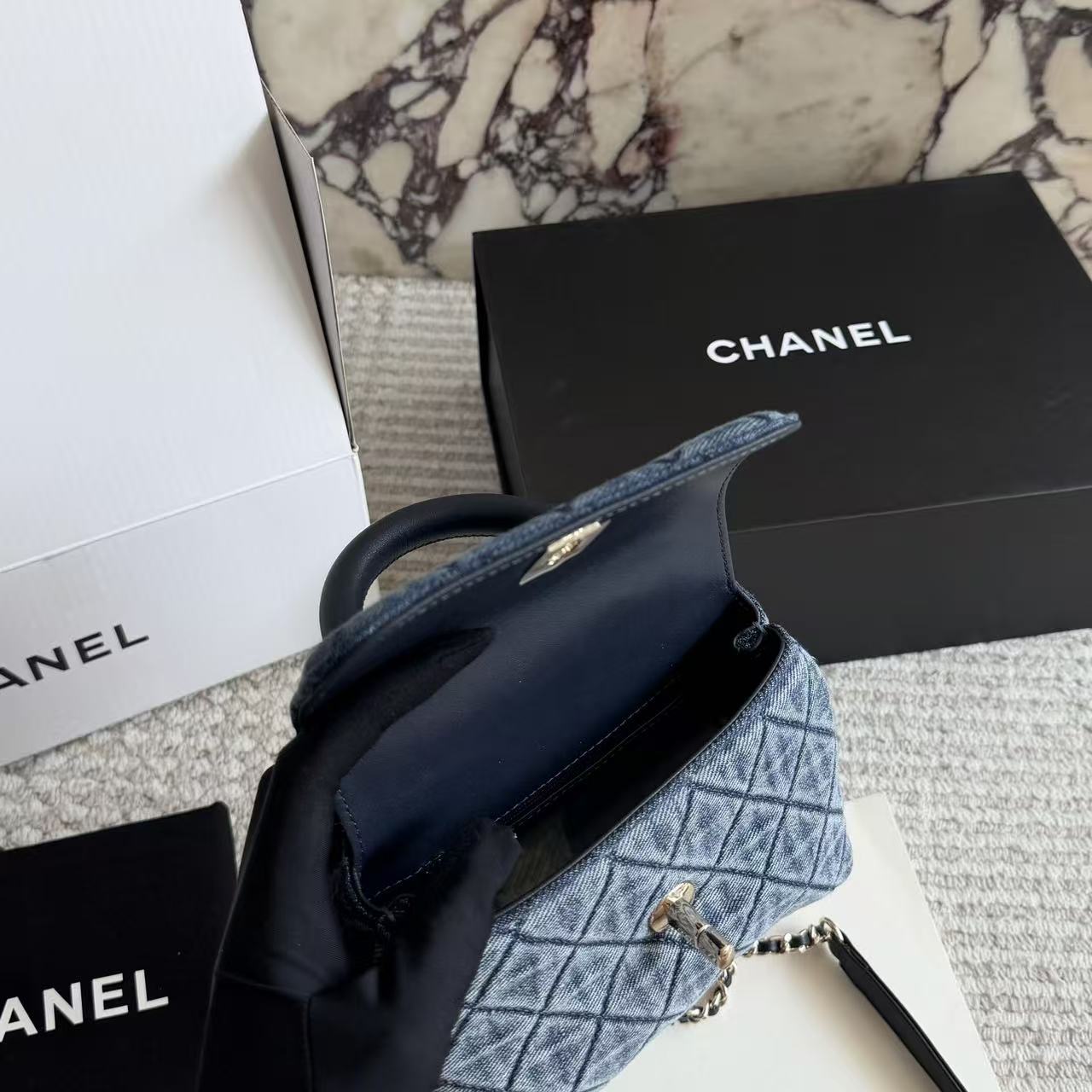 CHANE1 coco handleデニムハンドバッグ【50％割引+送料無料】